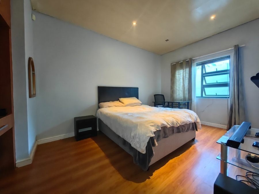 8 Bedroom Property for Sale in Belgravia Western Cape